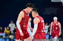 傷病困擾！曾凡博與所羅門受傷 裁判判罰引發(fā)爭議