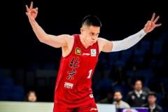 陳盈駿全場(chǎng)8分4板8助1斷正負(fù)值+8展現(xiàn)全面表現(xiàn)