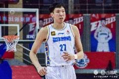 周琦內(nèi)線統(tǒng)治力十足 12中8砍下19分11板5前場(chǎng)板