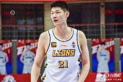 媒體人分析：北京隊(duì)籃板球需加強(qiáng)，胡金秋4記中距離關(guān)鍵取勝