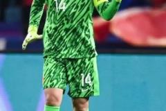 尷尬！王大雷剛在杭州領(lǐng)取中國(guó)金手套獎(jiǎng)，對(duì)澳大利亞時(shí)黃油手丟球