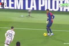 錯(cuò)失良機(jī)！亞馬爾送絕佳妙傳！費(fèi)蘭插上單刀打門被撲出！