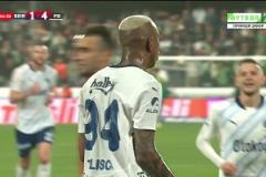 穆爾杜禁區(qū)內(nèi)被放倒造點(diǎn)！塔利斯卡主罰點(diǎn)球命中！