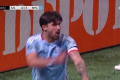 后衛(wèi)氣炸了！紐約城門將和后衛(wèi)溝通失誤遭對(duì)手完成大逆轉(zhuǎn)