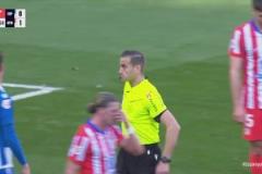 馬競(jìng)遭扳平！朗格萊禁區(qū)內(nèi)拉人犯規(guī)送點(diǎn)！普阿多主罰點(diǎn)球命中！