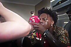 逆天！甲亢哥脫“C羅”褲子，并做一些不可描述的事