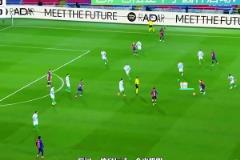 億元圓神?。“矕|尼識(shí)破德容傳球，吸引三人防守還生吃庫(kù)巴西！