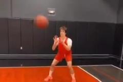 過去-->現(xiàn)在！NBA風(fēng)格真的變化巨大啊