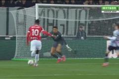 米蘭4-0鎖定勝局！亞伯拉罕送妙傳，萊奧助攻賴因德斯撞射破門！