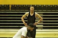 魔鬼肌肉+爆炸彈跳+穩(wěn)定投射！50年出一個易建聯(lián)不是開玩笑