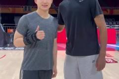 王嘉琦采訪阿爾德里奇問明日掘船G3誰會贏？阿德：快船會贏~