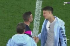 當(dāng)告訴一位老埃弗頓球迷李鐵在踩縫紉機(jī)時(shí)