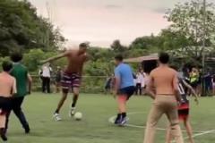 看起來恢復的不錯？文班亞馬在哥斯達黎加踢足球~