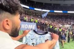 男子拿C羅球衣挑釁梅西！梅西回應(yīng)：去阿拉伯看他，去那里看他