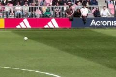 以后又是一個(gè)球星？阿賈克斯青年隊(duì)小球員“碾壓”大版鋼巴小球員