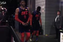 威少這體格真強(qiáng)大?。∵€記得這是哪一年的雷霆隊嗎？