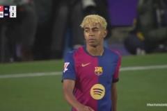 可惜！亞馬爾腳后跟妙傳，福特禁區(qū)內(nèi)1V3閃轉(zhuǎn)騰挪打遠(yuǎn)角中柱！