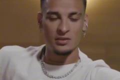 安東尼：母親懷我7個(gè)月就早產(chǎn)了，醫(yī)生說(shuō)她和我只能保一個(gè)