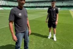 好家伙！羅馬里奧向圓神學(xué)習(xí)轉(zhuǎn)圈技巧