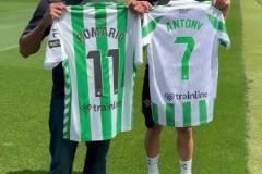 真成招牌了！圓神教羅馬里奧帶球轉(zhuǎn)圈