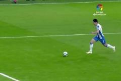 今晚再迎加泰德比！西甲官方重溫武磊5年前絕平巴薩精彩時刻