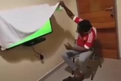 你已經(jīng)征服這里！小球迷送安東尼蜘蛛俠鑰匙扣！