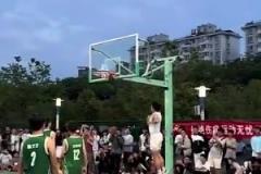 云南滑翔機現(xiàn)身野球場，180不到各種滑翔炸扣，畫風(fēng)獨一檔