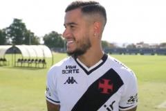 戰(zhàn)地采訪，庫蒂尼奧回歸達伽馬接受采訪時發(fā)生槍戰(zhàn)